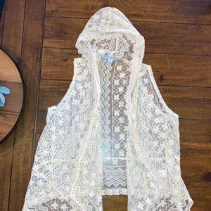 Womens sleeveless lace cardigan size M